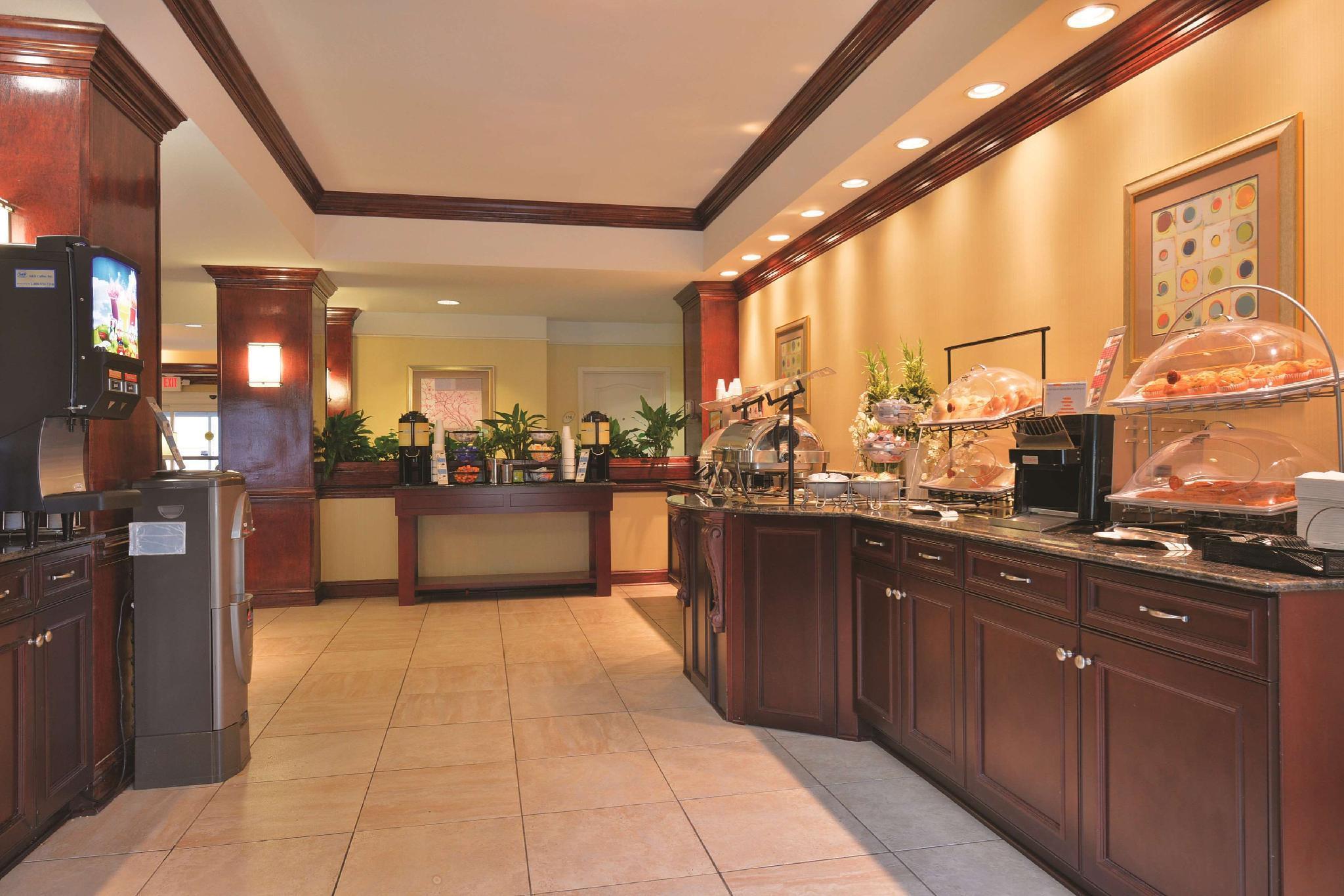 La Quinta By Wyndham Savannah Airport - Pooler Extérieur photo
