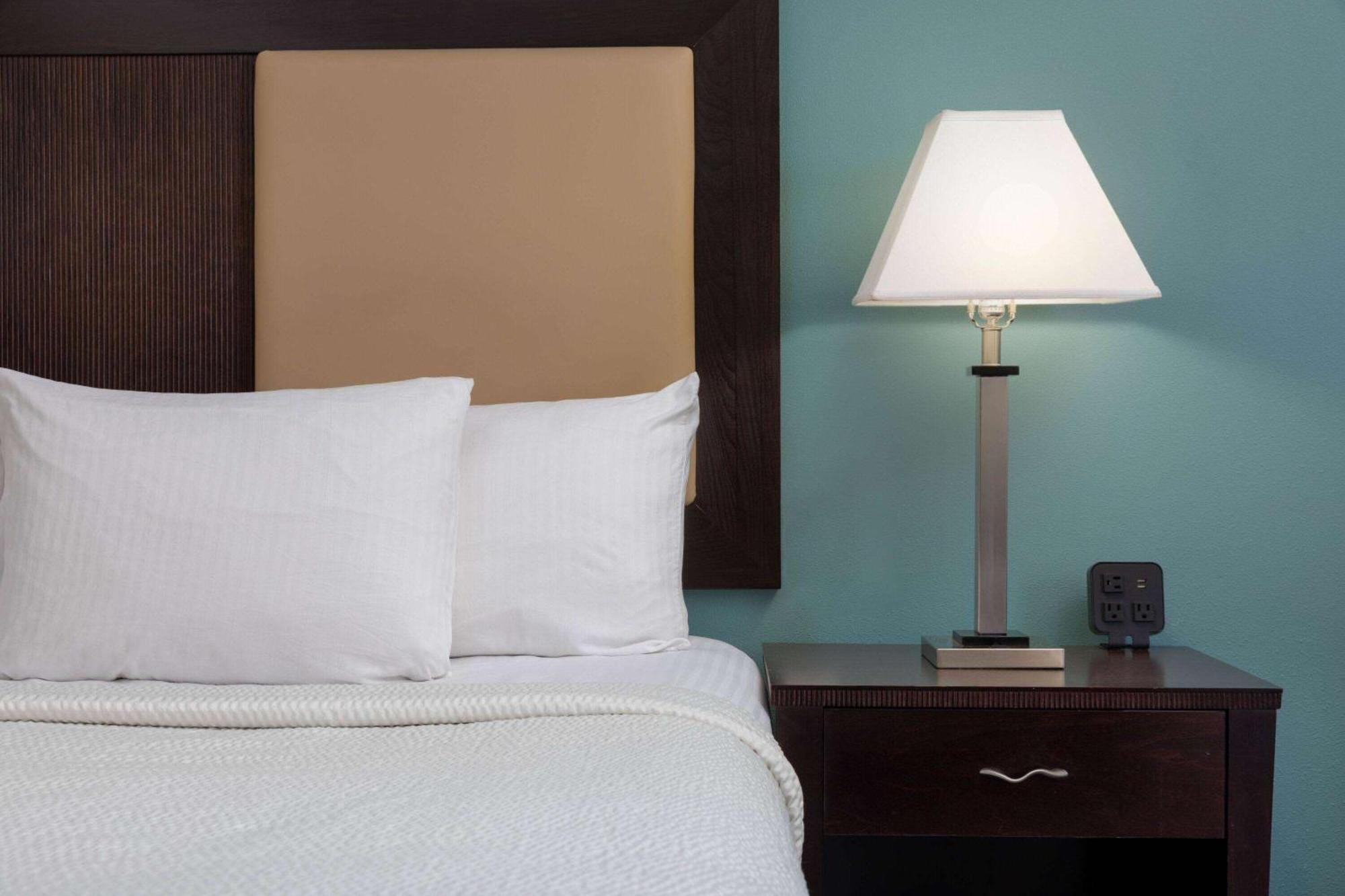 La Quinta By Wyndham Savannah Airport - Pooler Extérieur photo